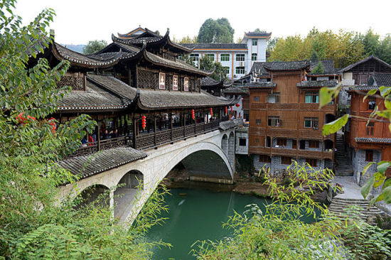 張家界森林公園·袁家界·金鞭溪·寶峰湖·芙蓉鎮(zhèn)·皇牌潘多拉雙高鐵4天游